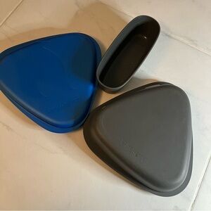 Light My Fire Blue Triangular container with removable compartment.  EUC!